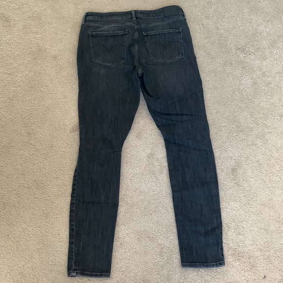 EUC Levi’s Ripped Skinny Jeans - Picture 5 of 5